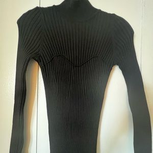 Beautiful tight form fighting dress turtleneck fits beautifully never worn out